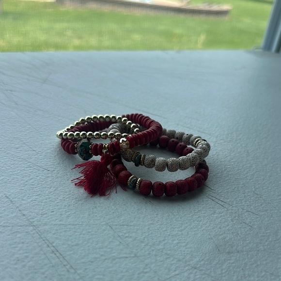 Elegant Red and Gold Beaded Bracelet Set - Picture 2 of 3